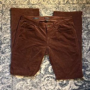 Woman’s low waisted bootcut corduroy pants